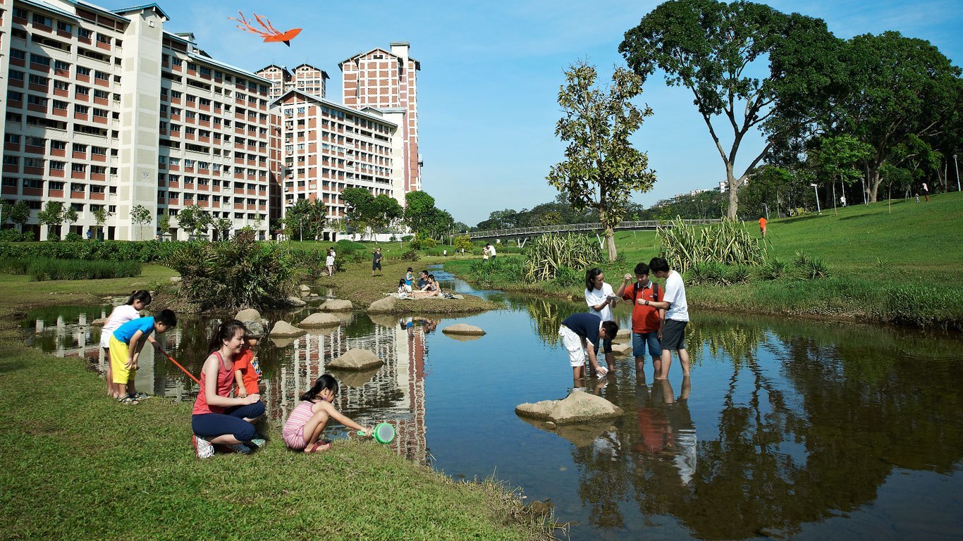 Approximately 5 minutes drive from Zyanya Condo to ABC Waters @ Geylang River