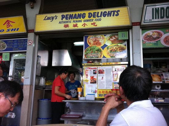 It only takes about 5 minutes to drive from Zyanya Condo to Geylang East Market & Food Center
